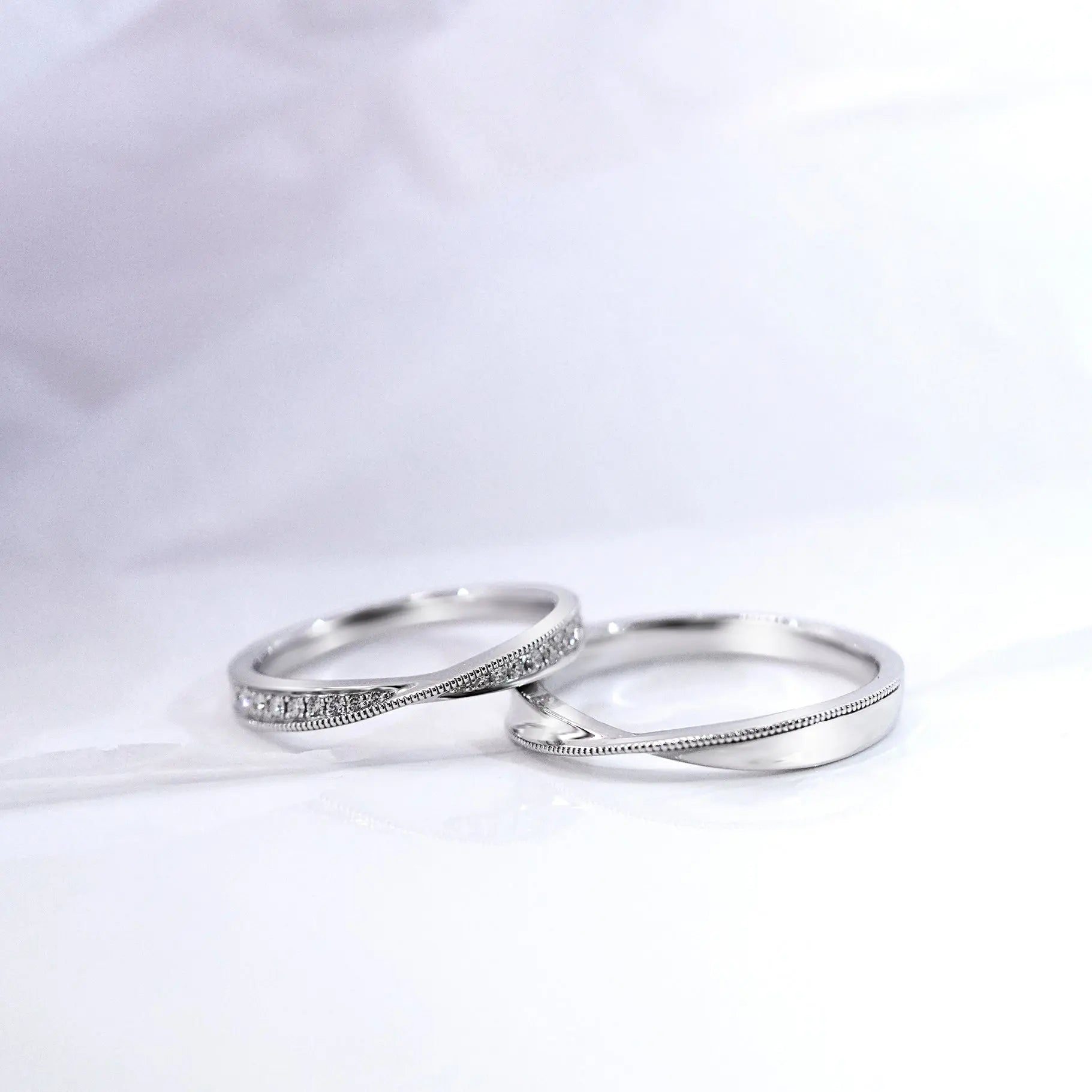 The Möbius Milgrain Diamond Band Women's Wedding Bands
